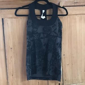 Lululemon workout tank